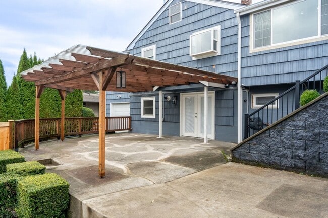 Building Photo - 4Bd/2.5Ba Seattle House