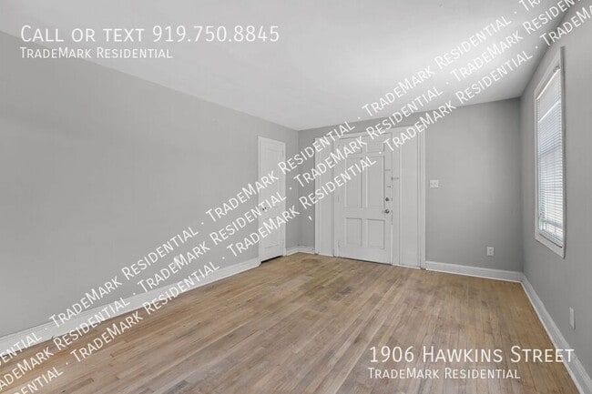 Building Photo - 1906 Hawkins St