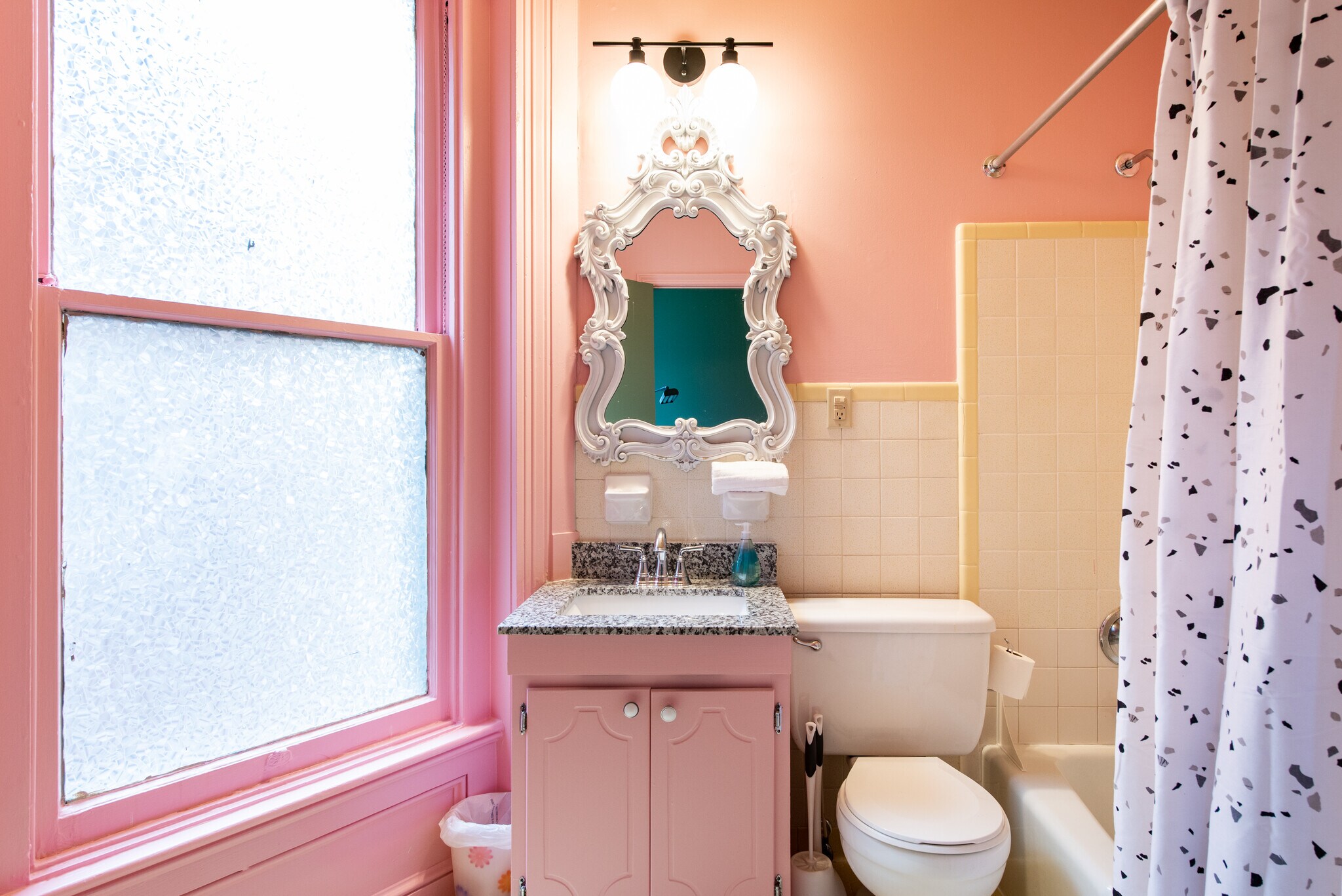 Building Photo - 1225 S 6th St