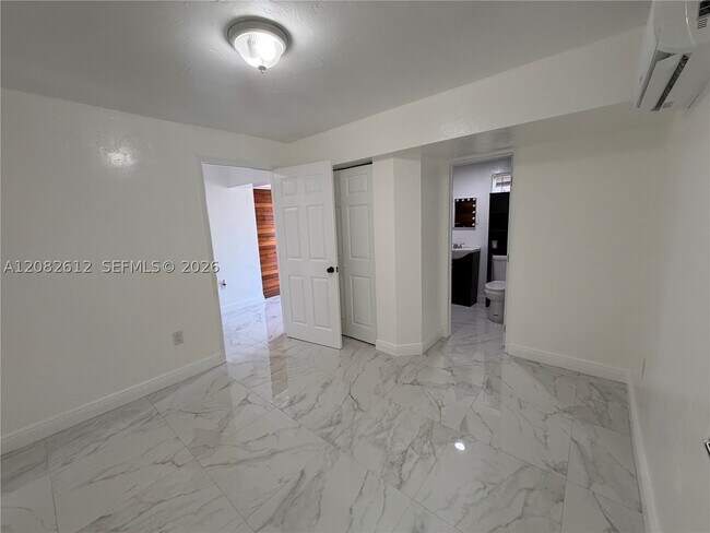 Building Photo - 4265 NW 5th Ave