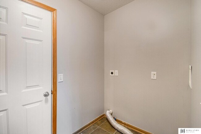 Building Photo - 2605 Rahn Blvd