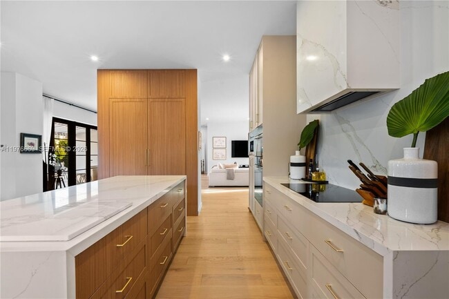 Building Photo - 2015 Country Club Prado