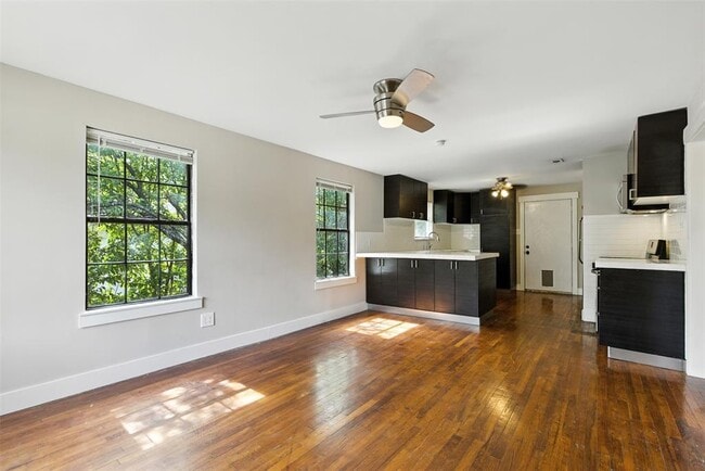 Building Photo - 3303 Dalton St