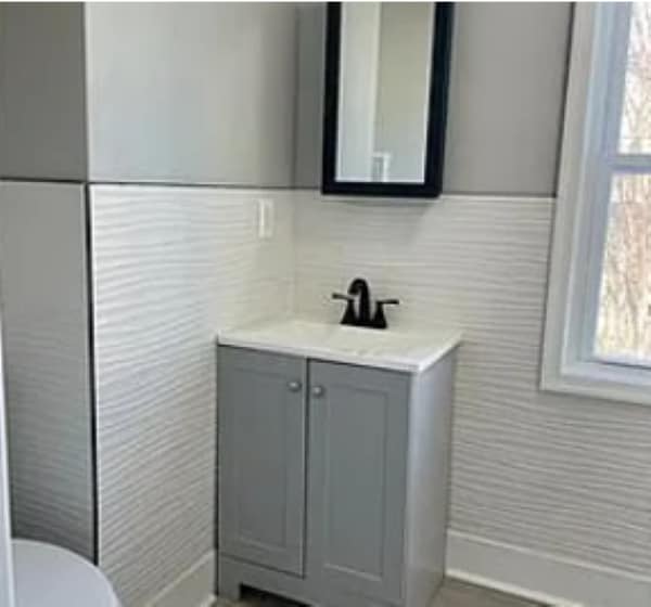 Building Photo - 5 Bedrooms 2 Bathroom Home