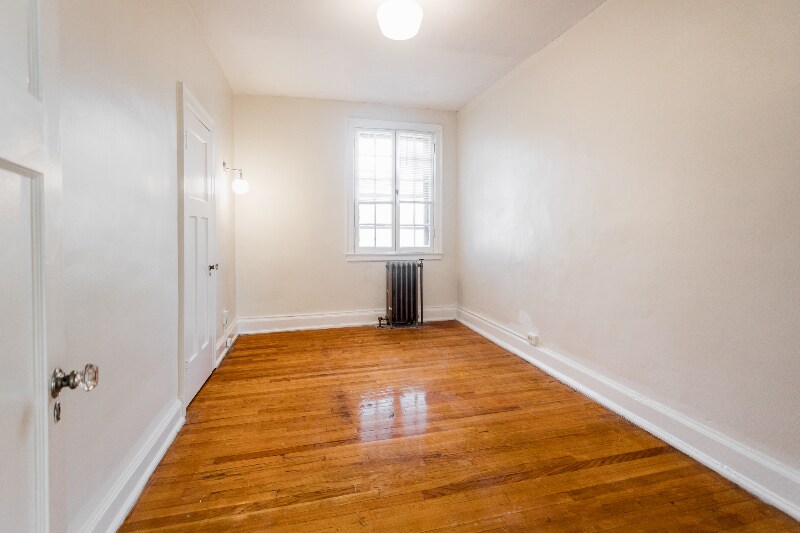 Building Photo - 127 Seward Ave