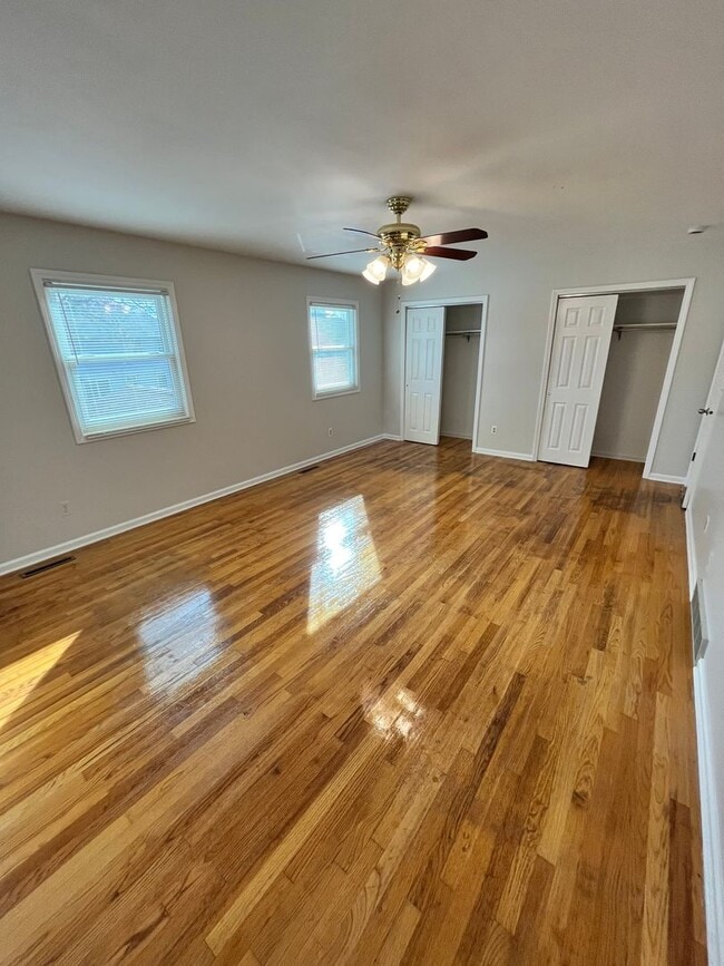 Building Photo - 3 Bedroom Single Family Home in Liverpool