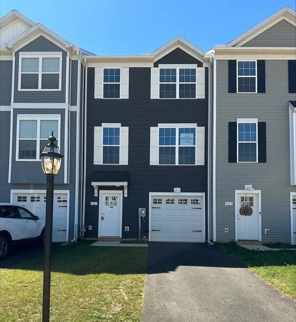 Building Photo - 321 Avon Dr