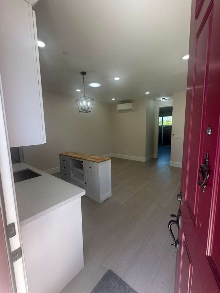 Building Photo - 1307 Lillian Ave