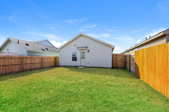 Building Photo - 8068 Nube Medina