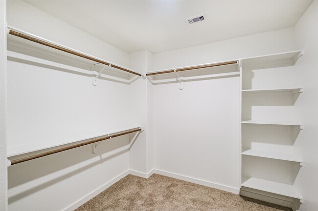 Building Photo - 703 Majestic Eagle Ct