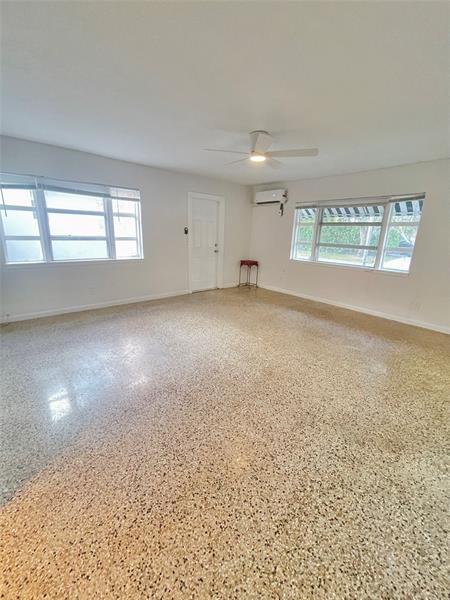 Building Photo - 1614 NE 7th St