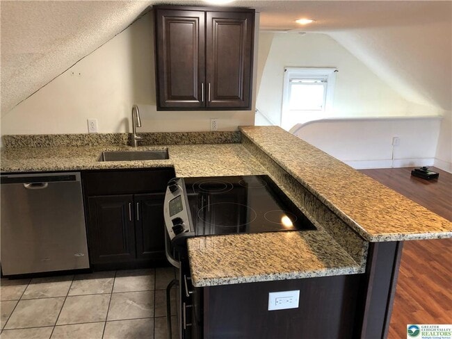 Building Photo - 328 Polk St