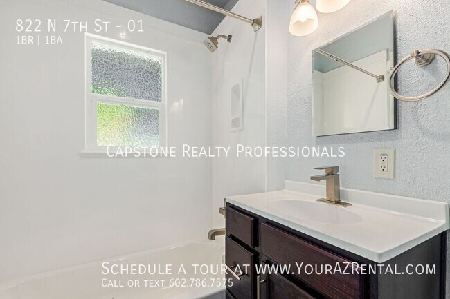 Building Photo - Charming Downtown 1 Bedroom 1 Bath!