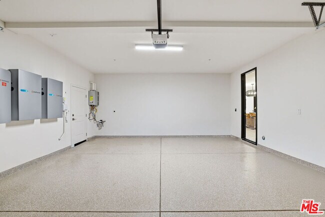 Building Photo - 18114 Outlook Wy