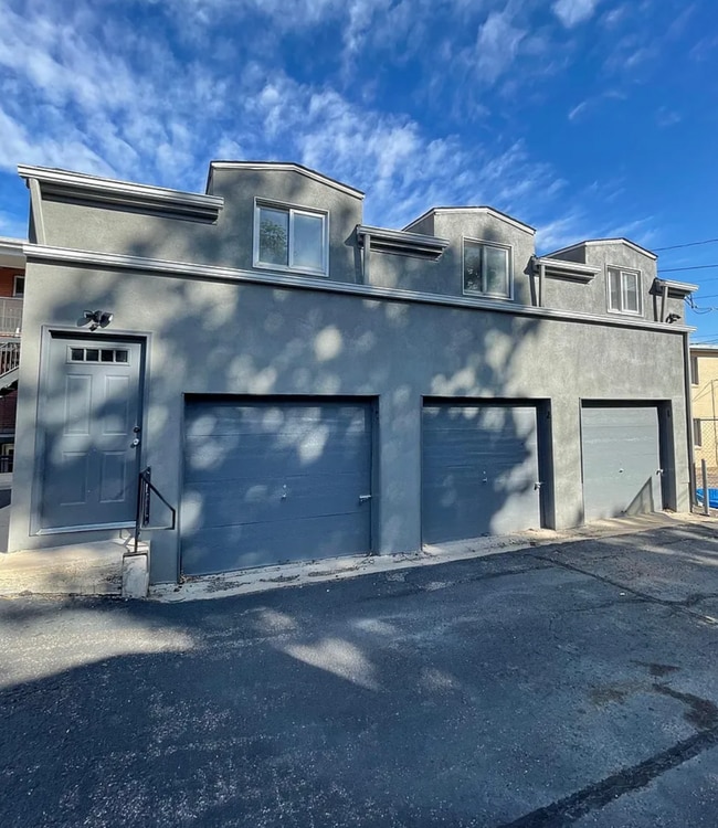 Building Photo - 10765 W 7th Pl