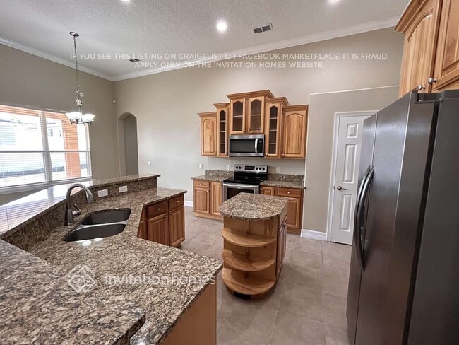 Building Photo - 6462 Hickory View Dr