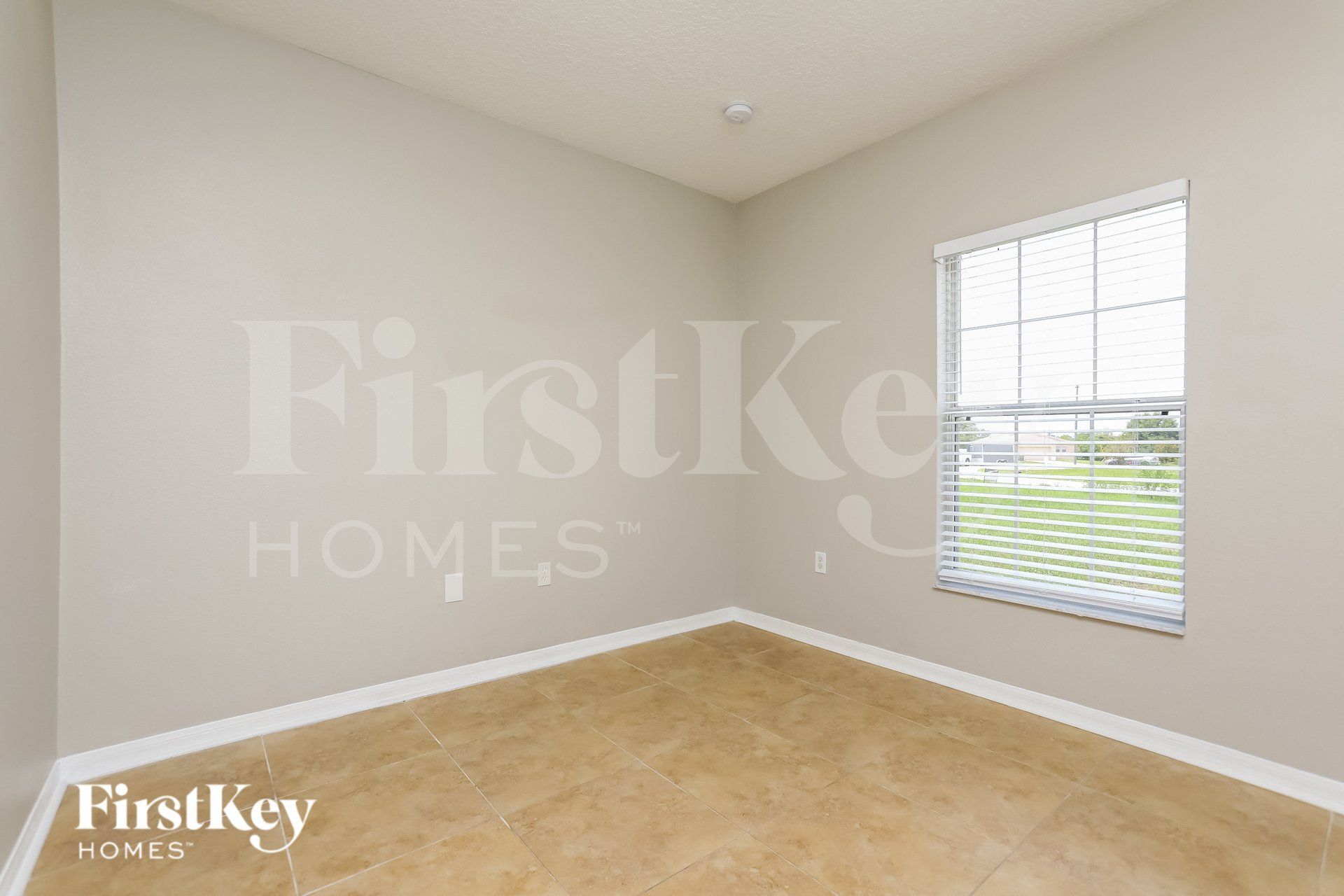 Building Photo - 939 Cumberland Dr