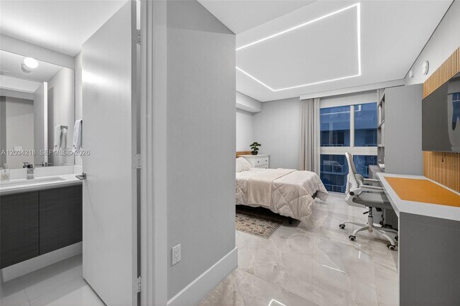 Building Photo - 300 Sunny Isles Blvd