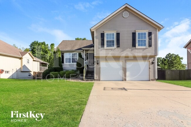 Building Photo - 1605 Cove Dr