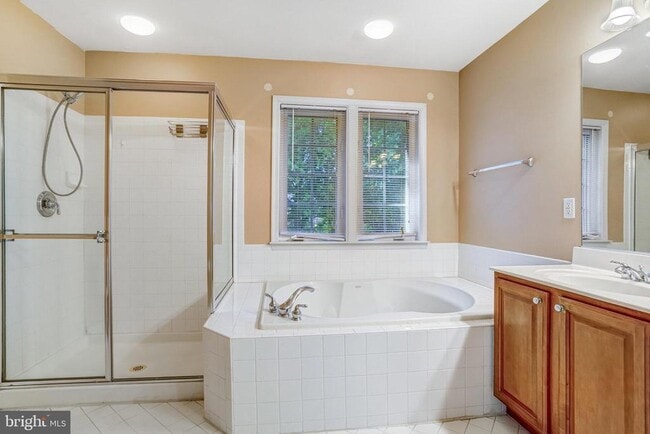 Building Photo - 9662 Potters Hill Cir