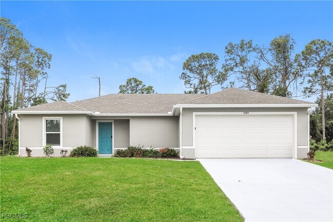 Primary Photo - 1089 Knotty Pine Ave