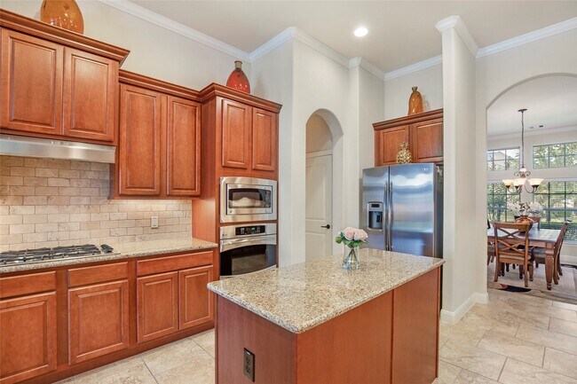 Building Photo - 6703 Honeycrest Lane