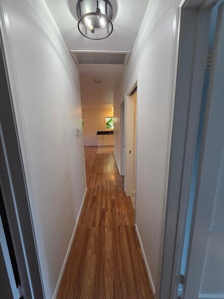 Hallway to living room - 11536 Cumpston St