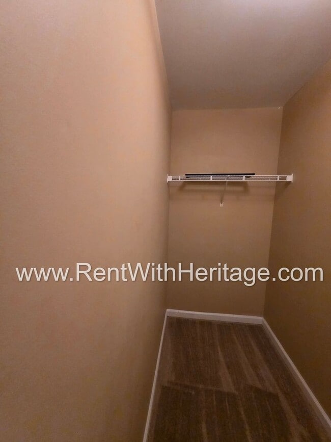 Building Photo - Gorgeous 5bd /3.5 bath Home/ Upgrades Galore/ Attention to Detail/ Great Location