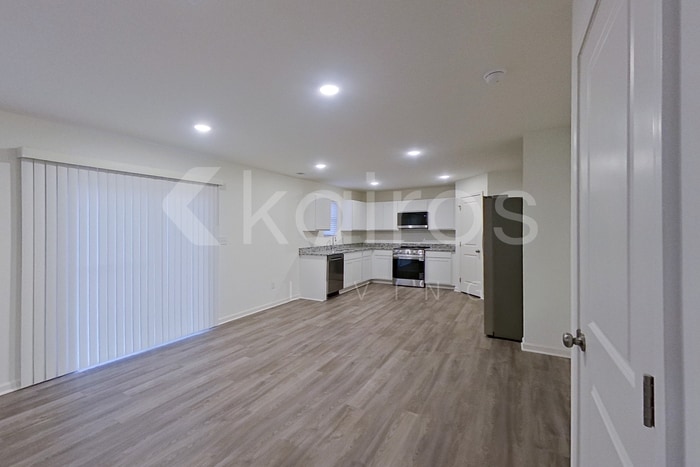 Building Photo - 12 Marbury Dr