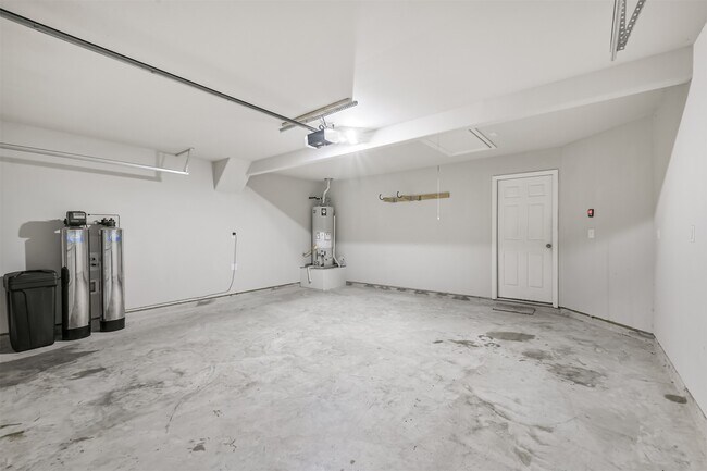 Building Photo - 2135 Twisted Cedar Ct