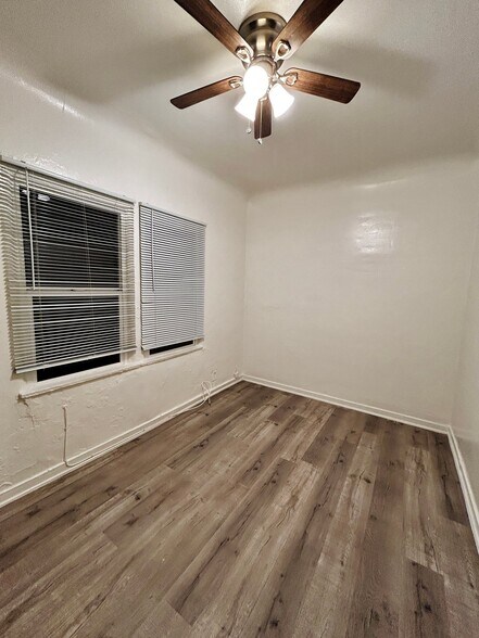 Building Photo - 808 N Poinsettia Pl