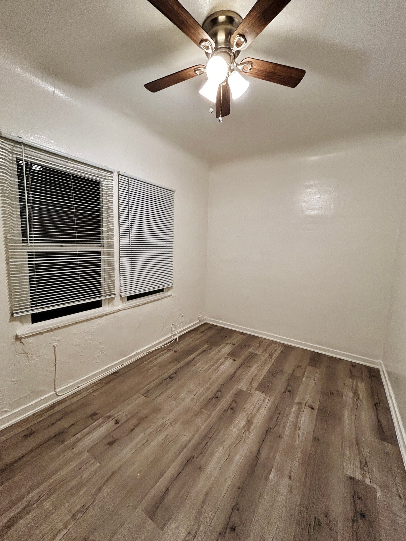 Building Photo - 808 N Poinsettia Pl