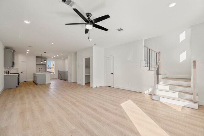 Building Photo - 6326 Del Rio St