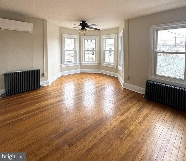 Building Photo - 211 S Maple Ave