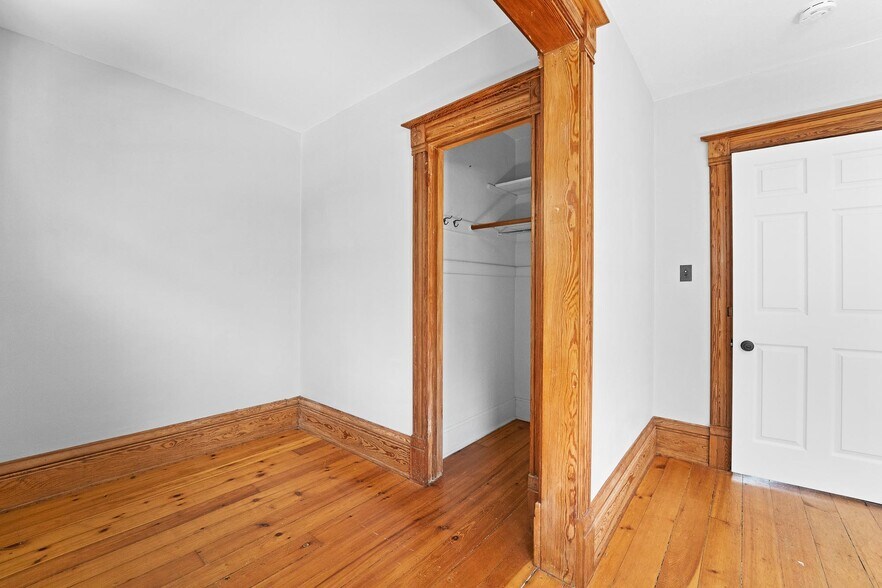 Building Photo - 322 W Wilson St