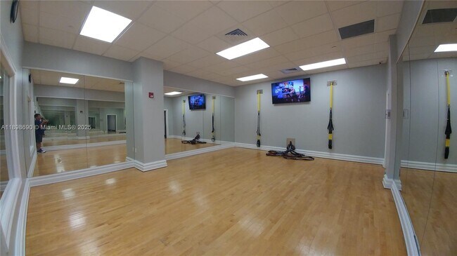 Building Photo - 2501 S Ocean Dr