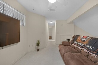 Building Photo - 407 Parkwood Pl