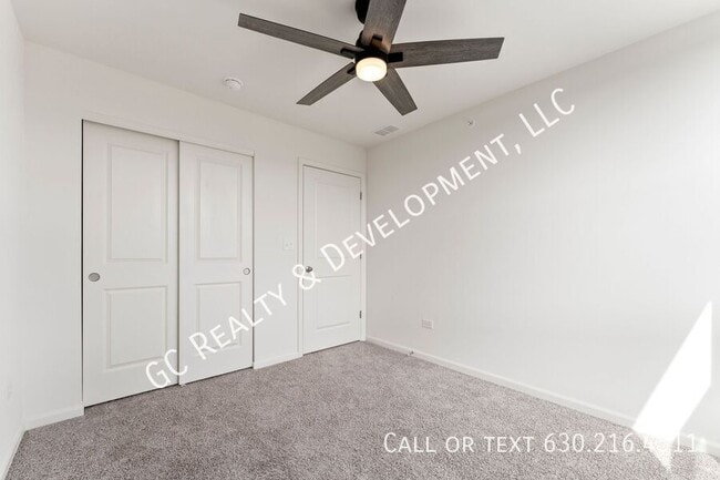 Building Photo - 2239 Parkside Dr