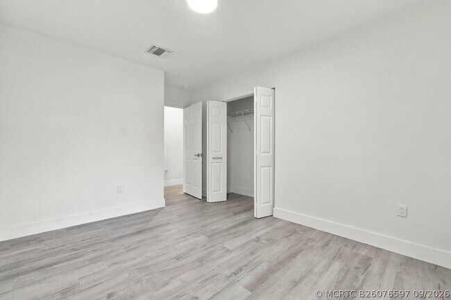 Building Photo - 4952 NW 21st Ave