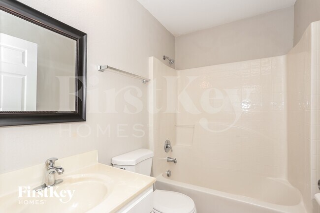 Building Photo - 8113 Misty Meadow Ct N