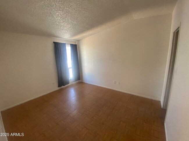 Building Photo - 507 N Williams