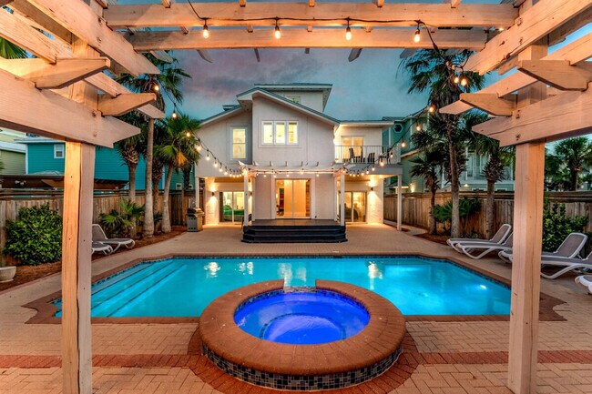 Building Photo - 2825 Scenic Hwy 98