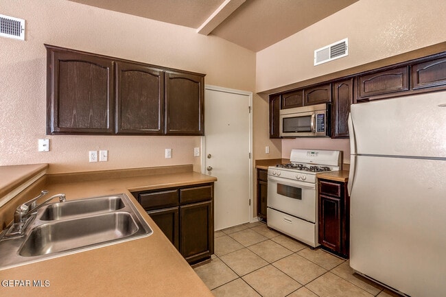 Building Photo - 14252 Spanish Point Dr