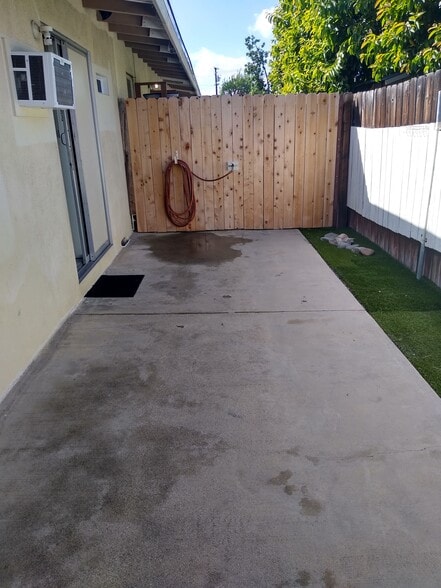 large inviting back patio - sunny - 1843 E Palmyra Ave
