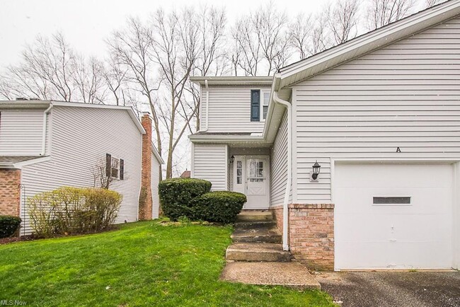 Building Photo - 1770 Rolling Hills Dr