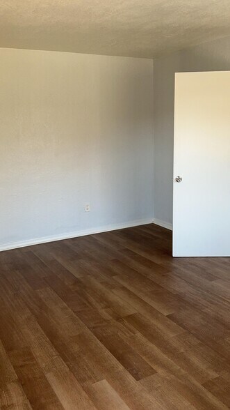 Building Photo - 1306 Carlsbad Pl