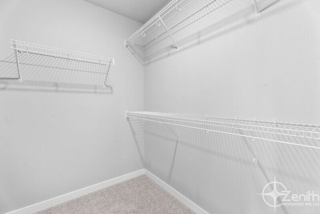 Building Photo - 4712 NE 37th Ct