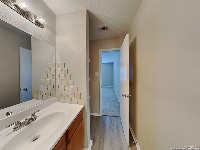 Building Photo - 9603 Kennebec Way