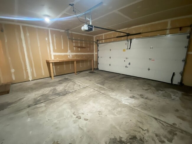 Building Photo - 3 Bedroom 2 Bathroom Home for Rent!