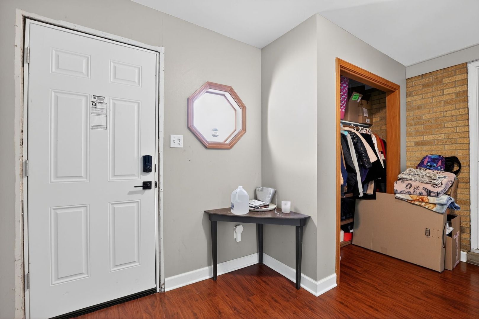 Building Photo - 800 W Joliet St